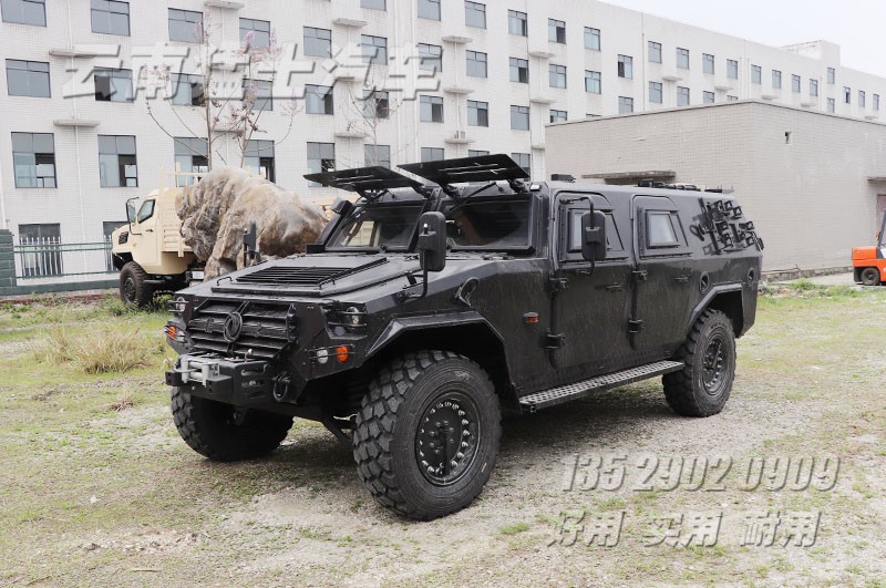 東風(fēng)猛士,CSK162,防護(hù)型突擊車,6座猛士車,高機(jī)動(dòng)越野車,四驅(qū)猛士車