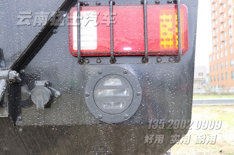 東風(fēng)猛士,CSK162,防護(hù)型突擊車,6座猛士車,高機(jī)動(dòng)越野車,四驅(qū)猛士車