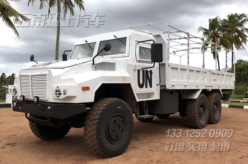 國際維和,反恐演練,六驅(qū)裝甲車,越野專用車,專用車定制,出口專用車,運兵車、救援車、服務(wù)車