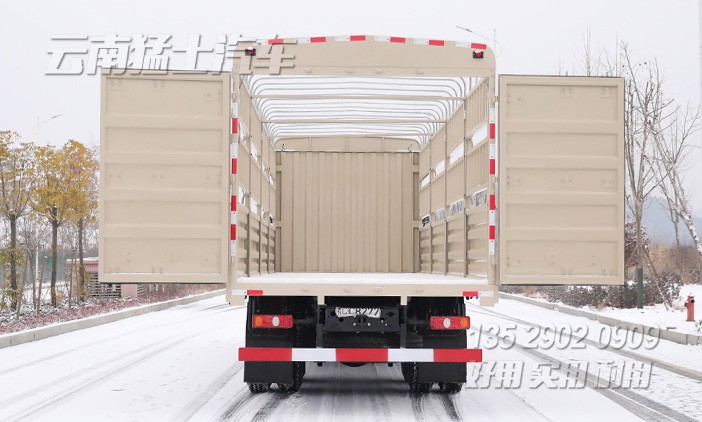 圍欄畜牧車,果蔬運(yùn)輸車,12米重型貨車,420馬力倉(cāng)柵車,四橋卡車,東風(fēng)后八輪