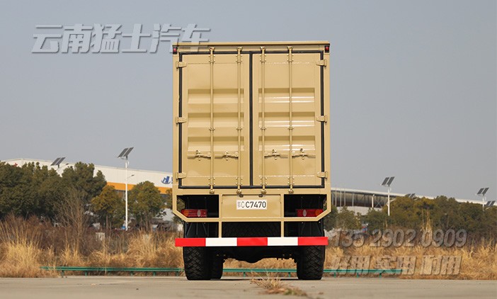 EQ2100越野廂卡,東風(fēng)6*6廂式車,六驅(qū)尖頭卡車,多用途越野專用車,戶外移動(dòng)辦公車,移動(dòng)方艙車,野外露營(yíng)車,瓦楞板廂式車